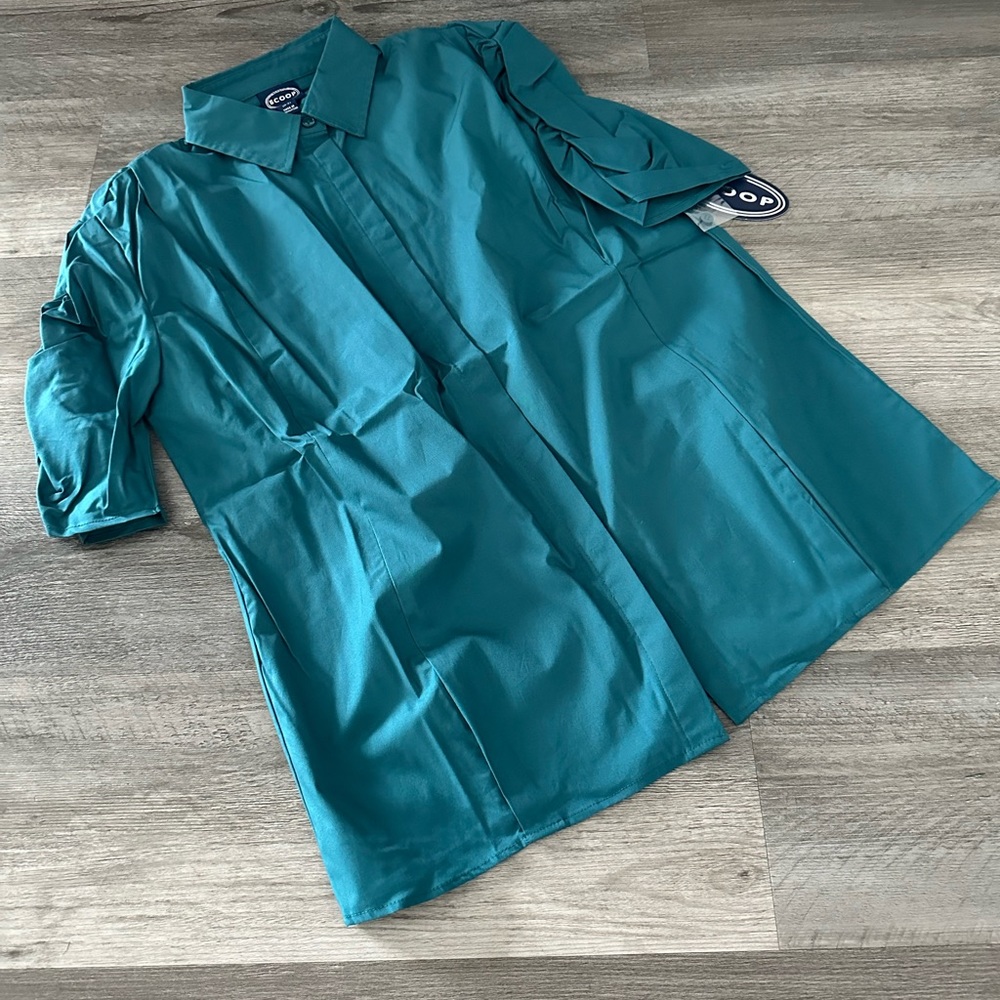 NEW Women’s Button Up Top Size XS